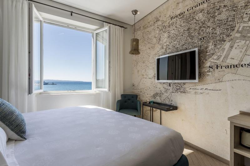 Seaview Luxury Retreat - Oda