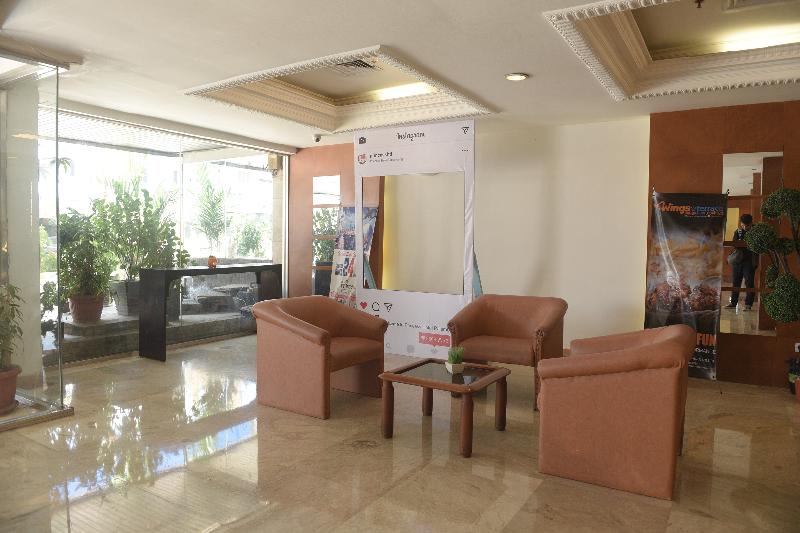 Super OYO Collection O 166 Hotel Princess - Lobi