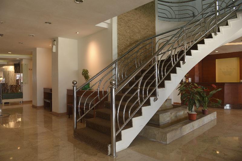Super OYO Collection O 166 Hotel Princess - Lobi