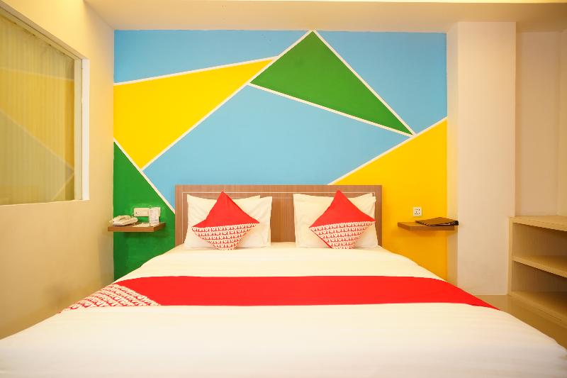 Super OYO Collection O 166 Hotel Princess - Oda