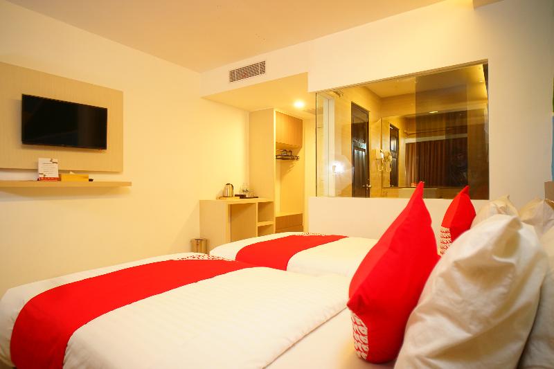 Super OYO Collection O 166 Hotel Princess - Oda