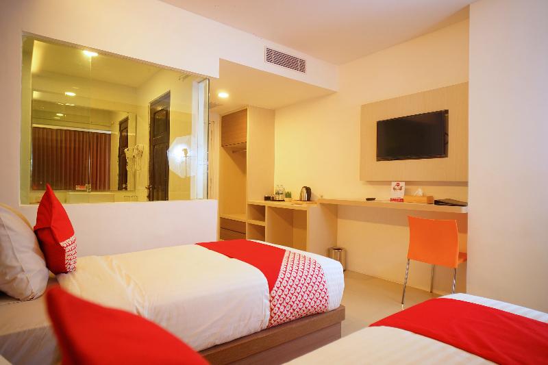 Super OYO Collection O 166 Hotel Princess - Oda