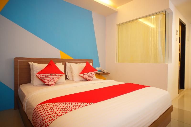 Super OYO Collection O 166 Hotel Princess - Oda