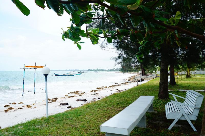 399 Kelayang Beach Hotel - Genel