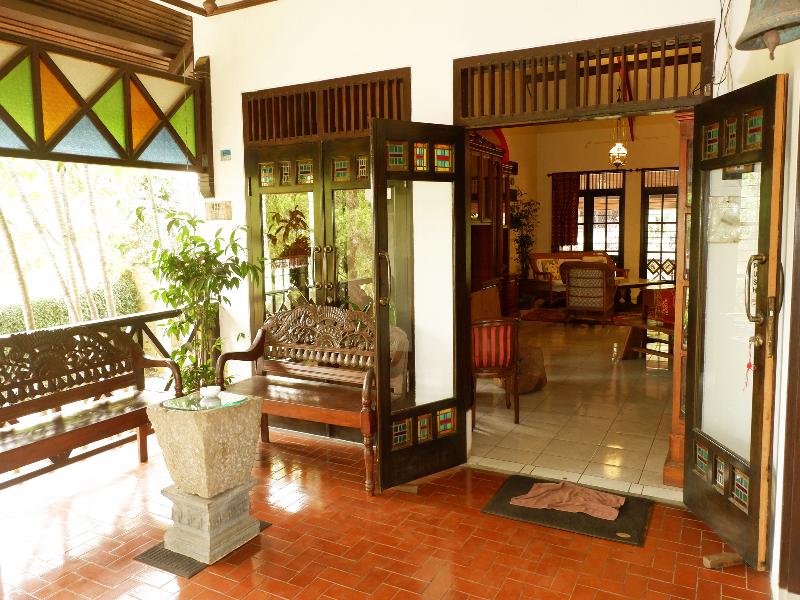 OYO 604 Cemara S Homestay - Lobi