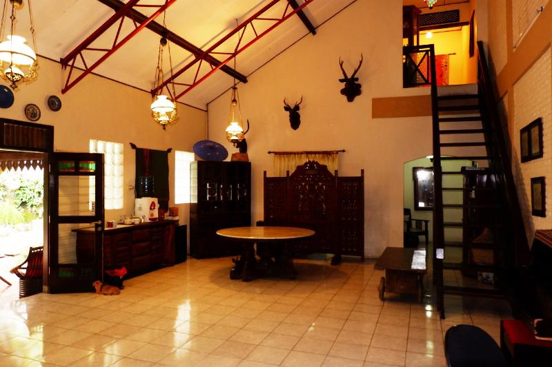 OYO 604 Cemara S Homestay - Lobi
