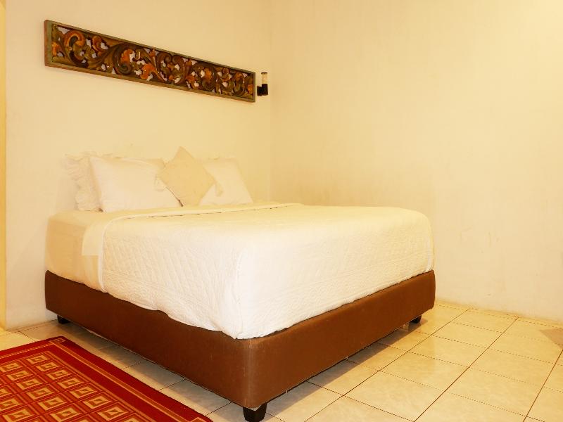 OYO 604 Cemara S Homestay - Oda