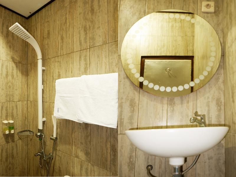 OYO 604 Cemara S Homestay - Oda