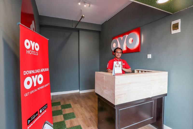 Oyo 129 Bassura City Apartment - Lobi