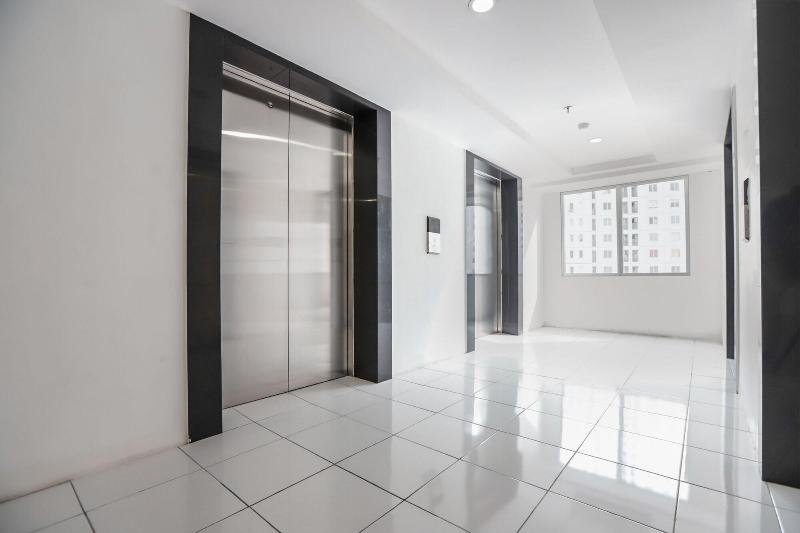Oyo 129 Bassura City Apartment - Lobi