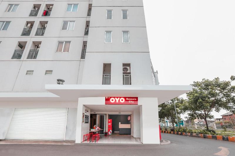 Oyo 129 Bassura City Apartment - Genel
