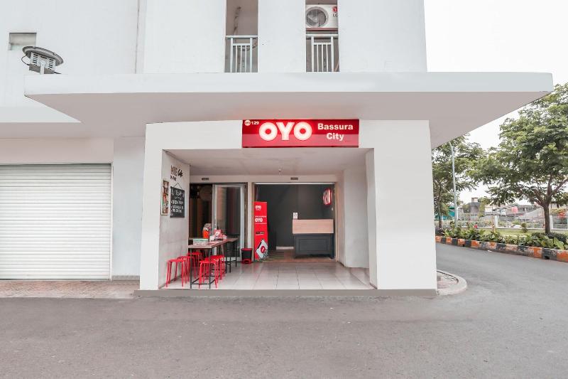 Oyo 129 Bassura City Apartment - Genel