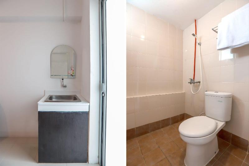 Oyo 129 Bassura City Apartment - Oda