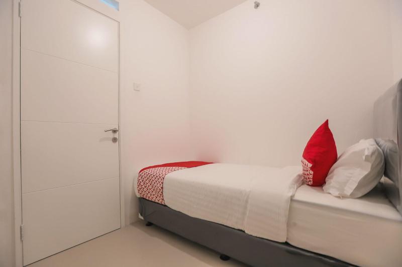Oyo 129 Bassura City Apartment - Oda