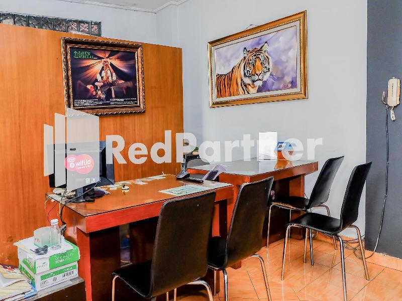 2675 Hotel Sebelas Syariah - Lobi