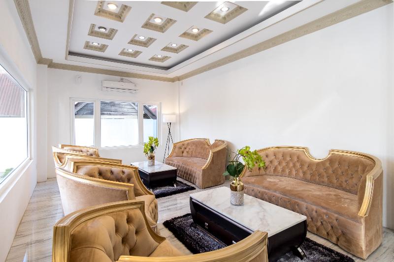 Super OYO 293 Mutiara Hijau Suites Syariah - Lobi