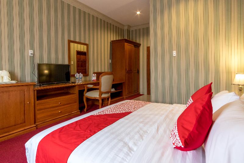 Super OYO 293 Mutiara Hijau Suites Syariah - Oda