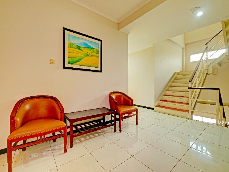 Super OYO 389 Sky Guesthouse - Lobi