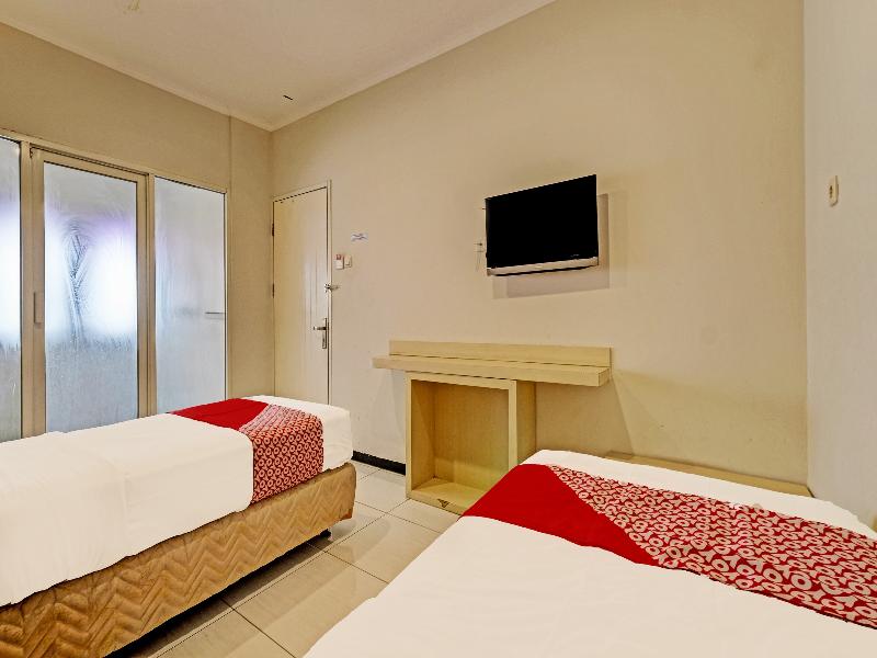 Super OYO 389 Sky Guesthouse - Oda