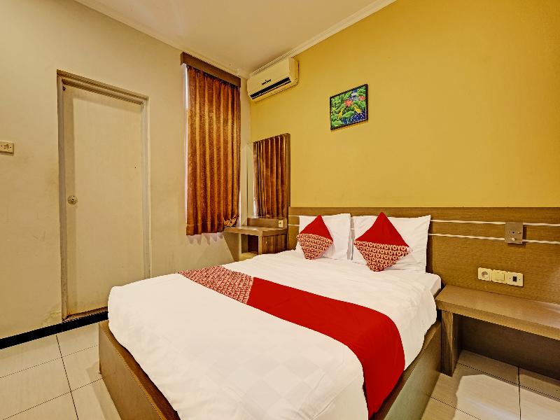 Super OYO 389 Sky Guesthouse - Oda