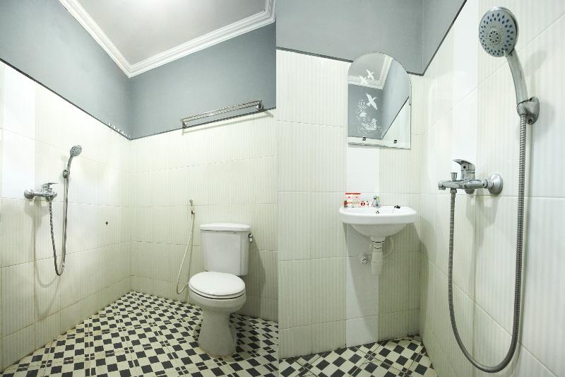 OYO 572 Omah Gedongkuning Syariah Homestay - Oda