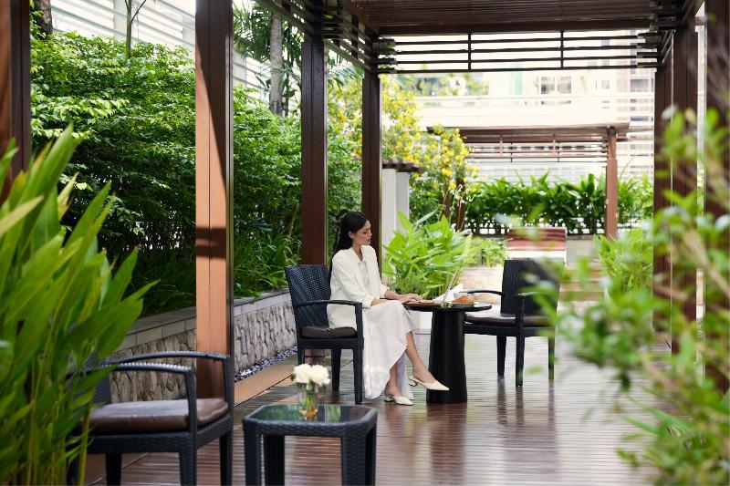 Dusit Suites Hotel Ratchadamri Bangkok - Teras