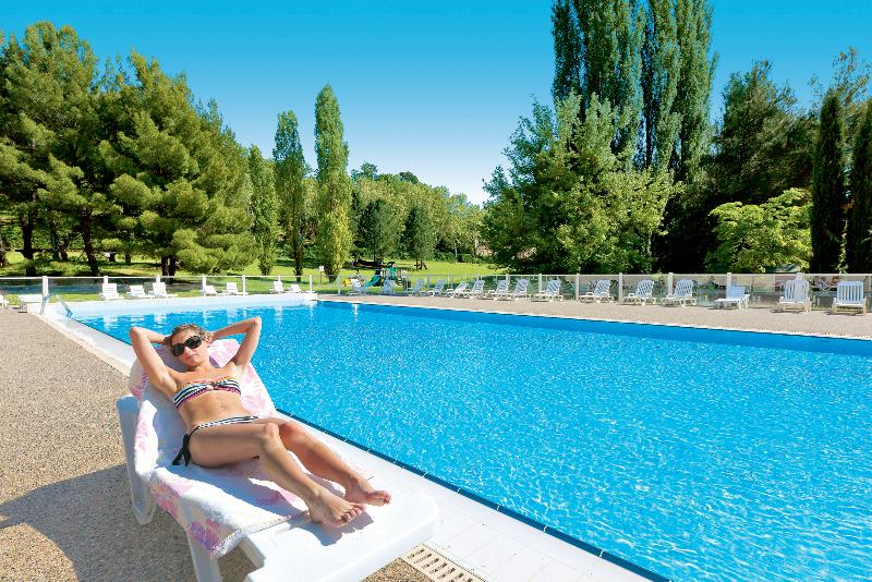 Club Domaine Chateau Laval - Havuz
