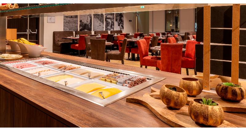 PLAZA Premium Almere - Restoran