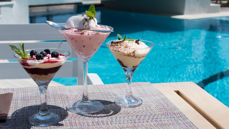 White Tower Mamaia - Bar