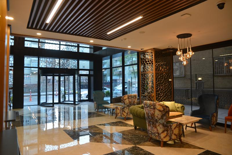 New Garden Hotel - Lobi