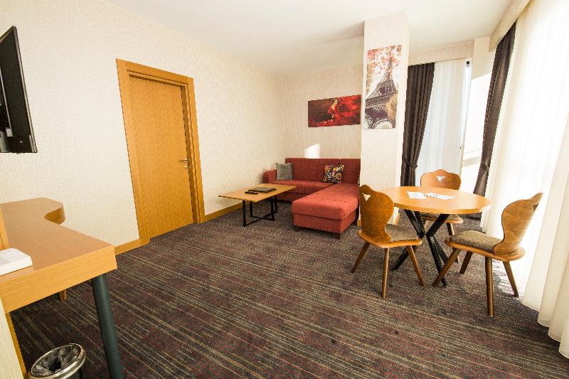 New Garden Hotel - Oda