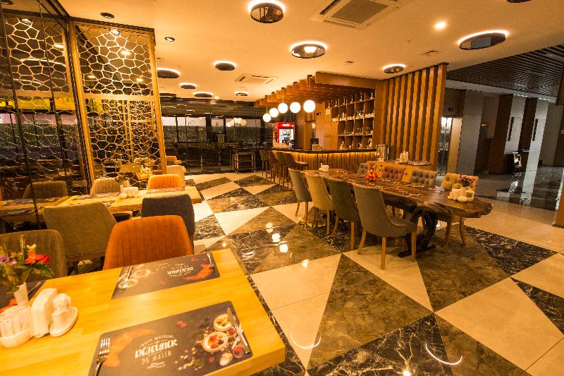 New Garden Hotel - Restoran
