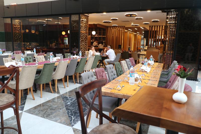 New Garden Hotel - Restoran