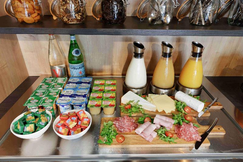Kyriad Crépy En Valois - Restoran