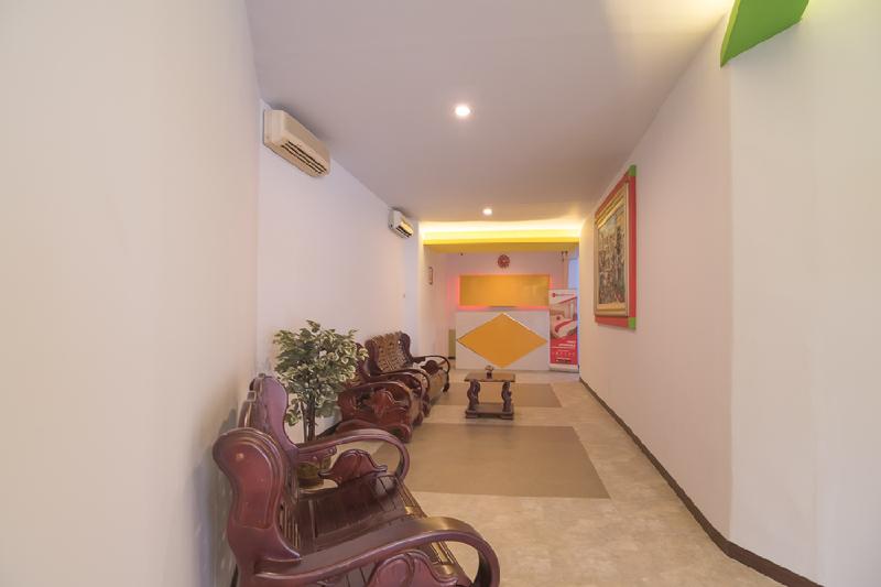 RedDoorz near ITC Mangga Dua - Lobi