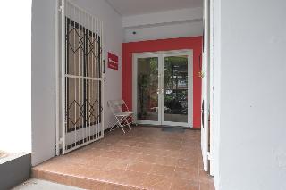 RedDoorz near ITC Mangga Dua fotoÄŸrafÄ±