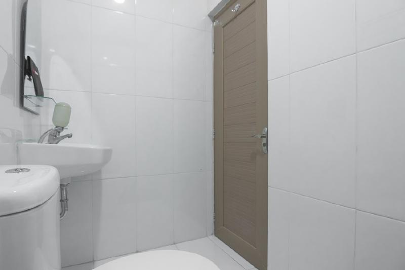 RedDoorz near ITC Mangga Dua - Genel