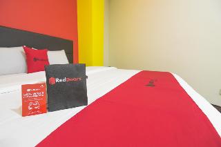 RedDoorz near ITC Mangga Dua fotoÄŸrafÄ±