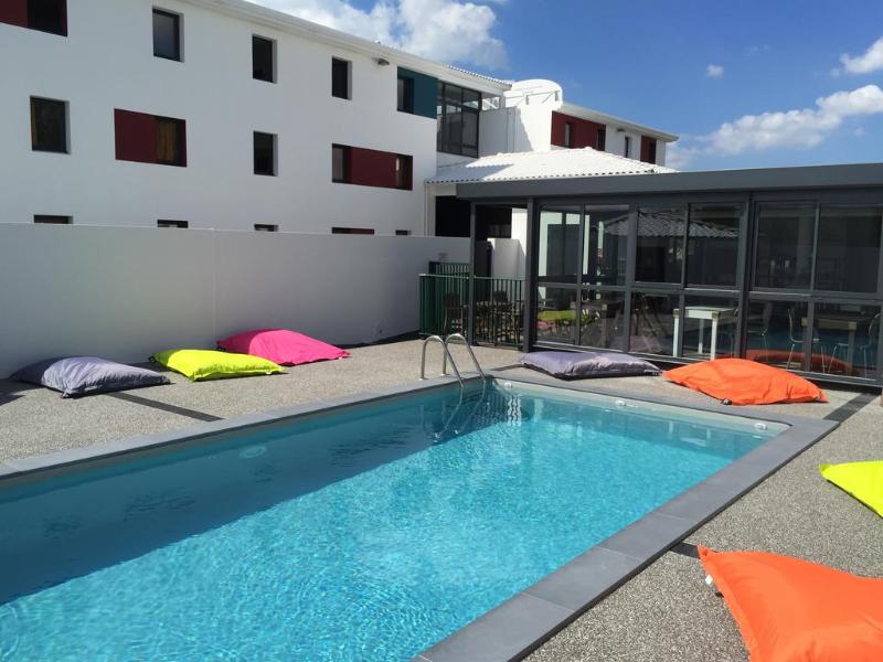 Kyriad Direct La Rochelle Aytré - Havuz