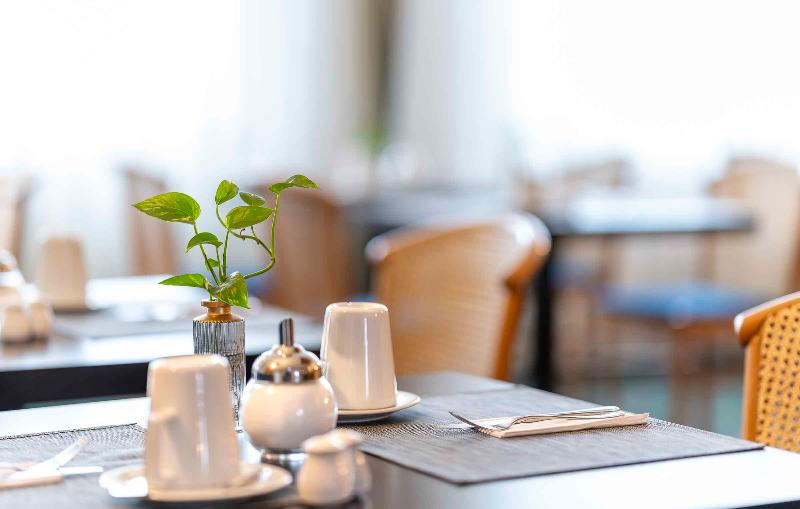 PLAZA INN Blankenburg Ditzingen, Sure Collection - Restoran