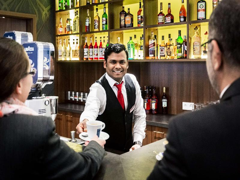 Best Western Plus Royal Suites - Bar
