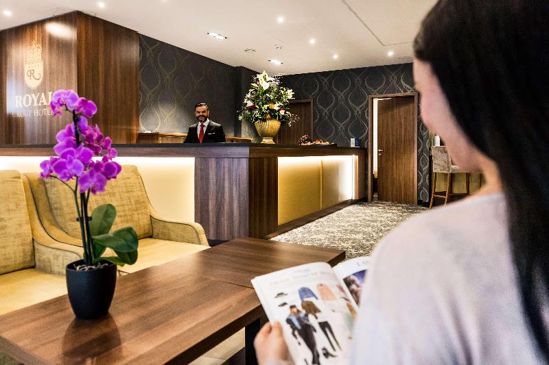 Best Western Plus Royal Suites - Lobi