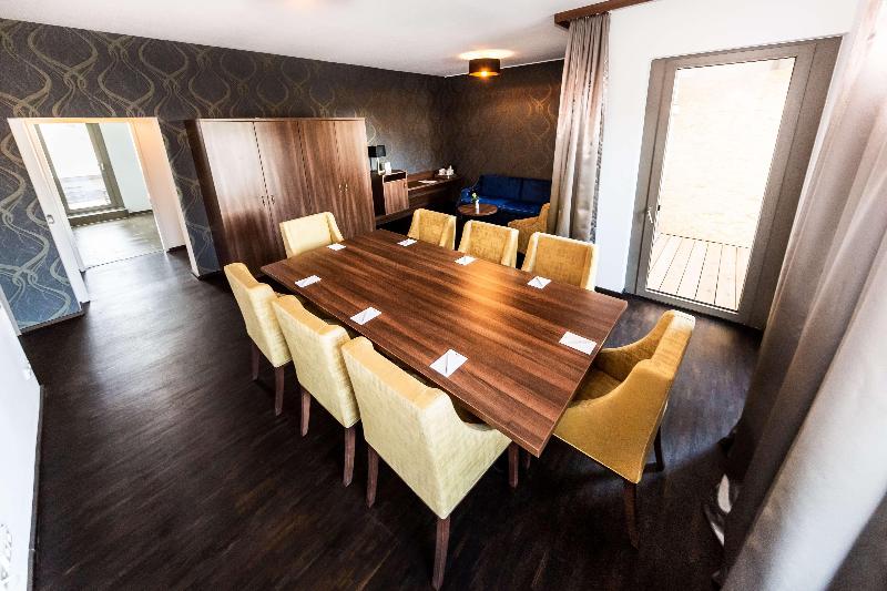 Best Western Plus Royal Suites - Oda
