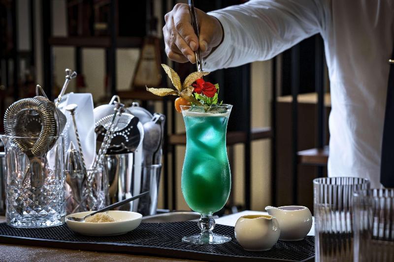 Sulia House Porto Rotondo, Curio Collection by Hi - Bar