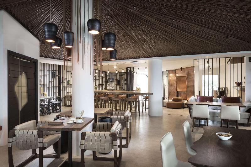Sulia House Porto Rotondo, Curio Collection by Hi - Bar