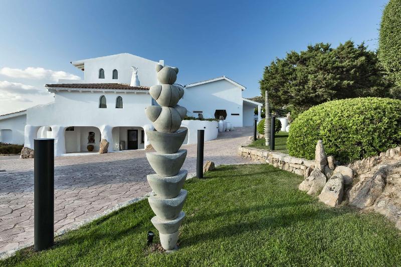 Sulia House Porto Rotondo, Curio Collection by Hi - Genel