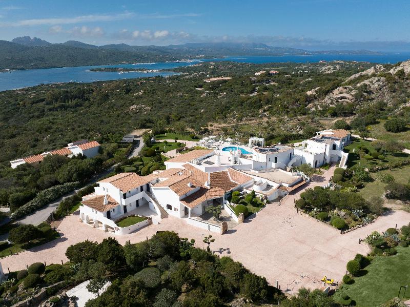 Sulia House Porto Rotondo, Curio Collection by Hi - Genel