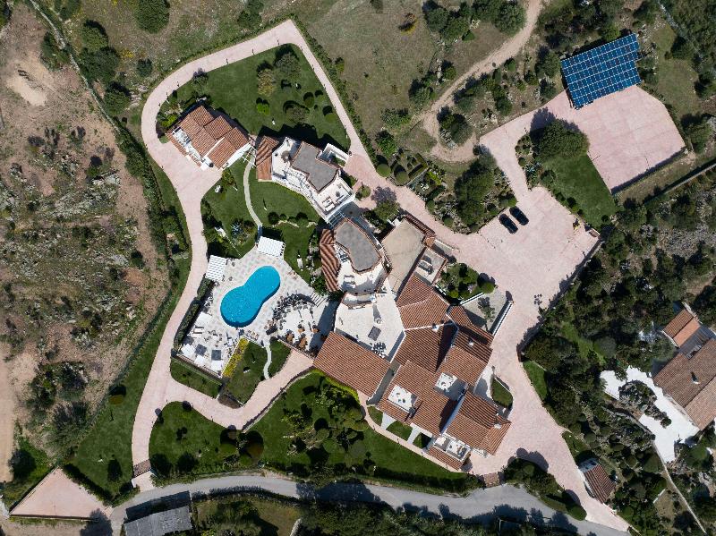 Sulia House Porto Rotondo, Curio Collection by Hi - Genel