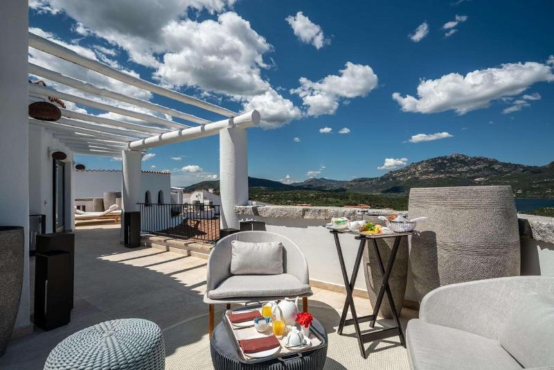 Sulia House Porto Rotondo, Curio Collection by Hi - Oda