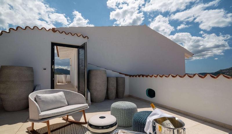 Sulia House Porto Rotondo, Curio Collection by Hi - Oda